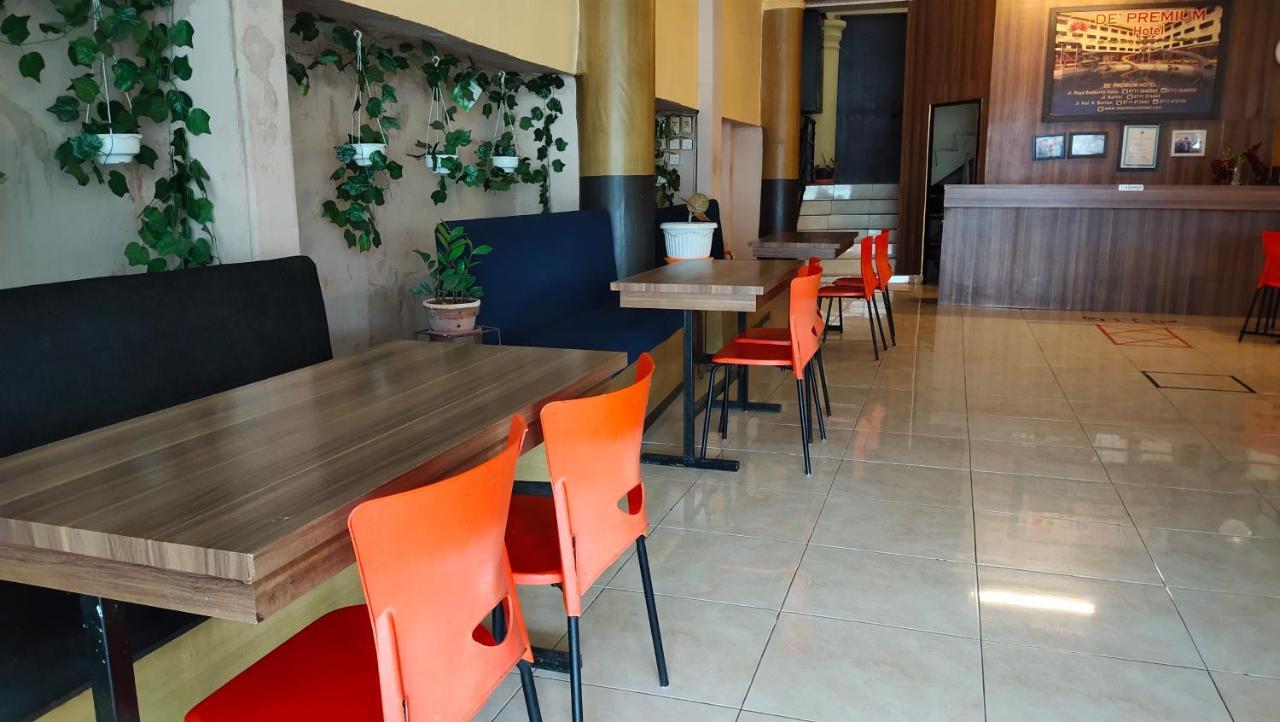 De' Premium Hotel Kartini Palimbão Exterior foto